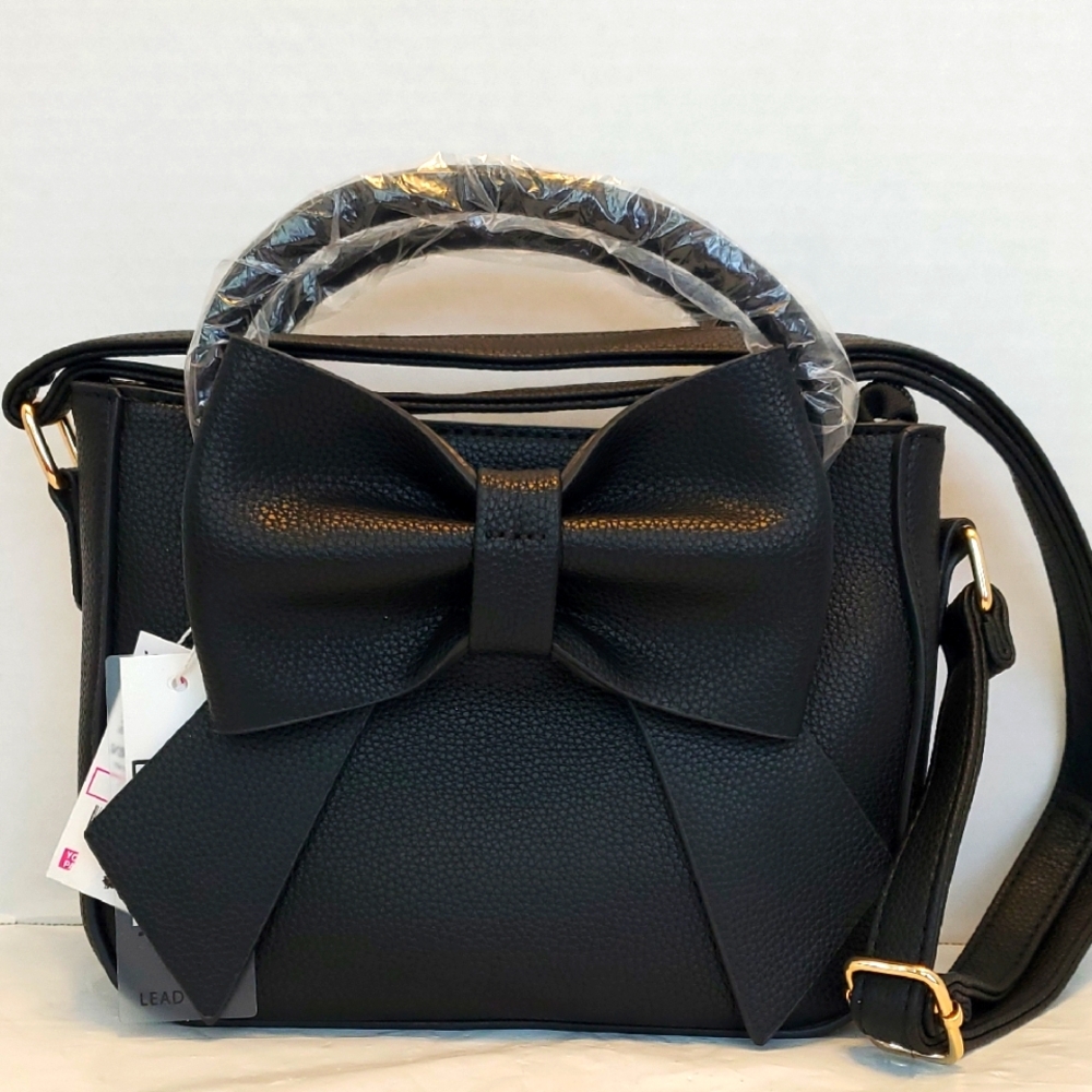 Elegant Black Bow Crossbody Bag